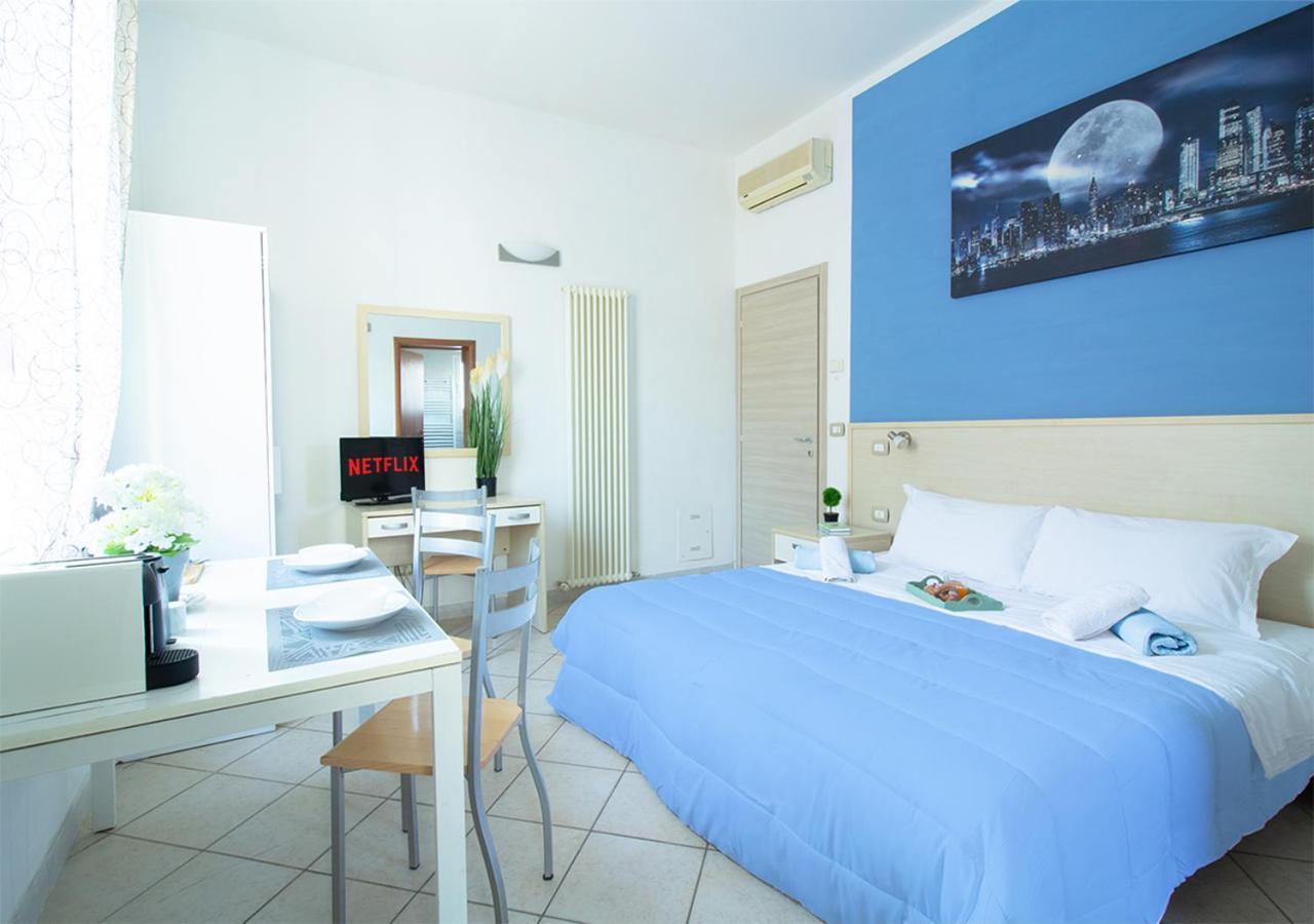Athena Rooms - Parcheggio Privato 博洛尼亚 外观 照片