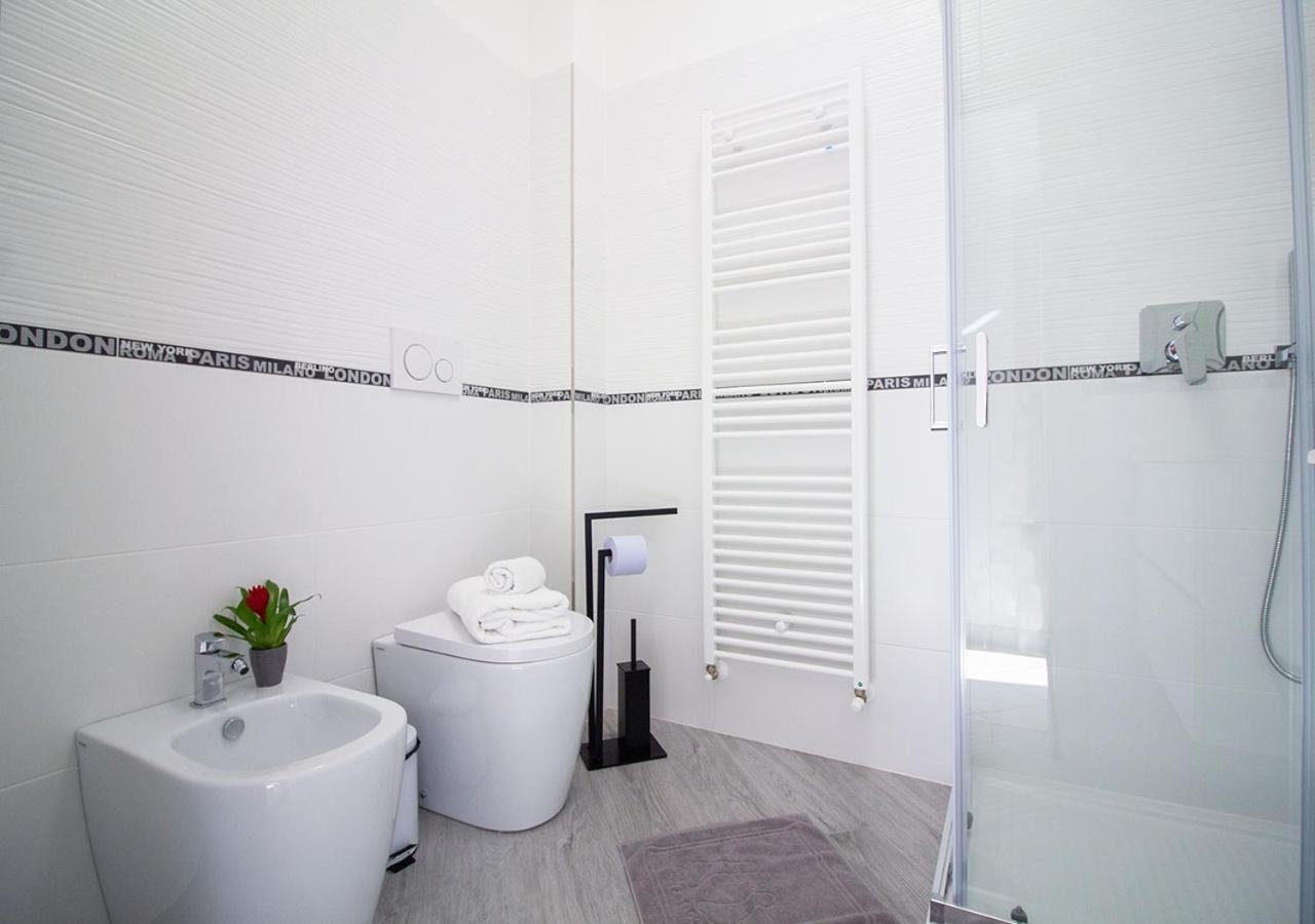 Athena Rooms - Parcheggio Privato 博洛尼亚 外观 照片