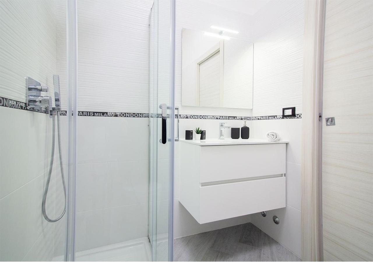Athena Rooms - Parcheggio Privato 博洛尼亚 外观 照片