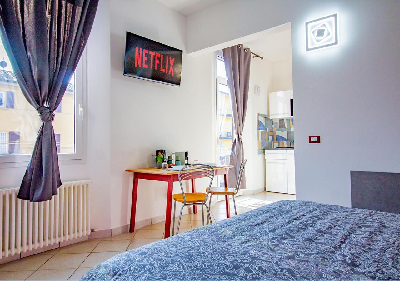 Athena Rooms - Parcheggio Privato 博洛尼亚 外观 照片
