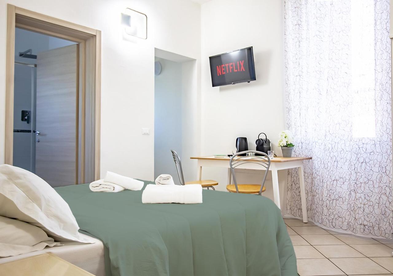 Athena Rooms - Parcheggio Privato 博洛尼亚 外观 照片